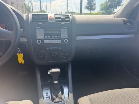 Used 2009 Volkswagen Rabbit 2-Door image 14