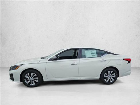 Used 2025 Nissan Altima 2.5 S FWD image 5
