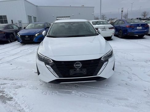 Used 2025 Nissan Sentra SV image 2