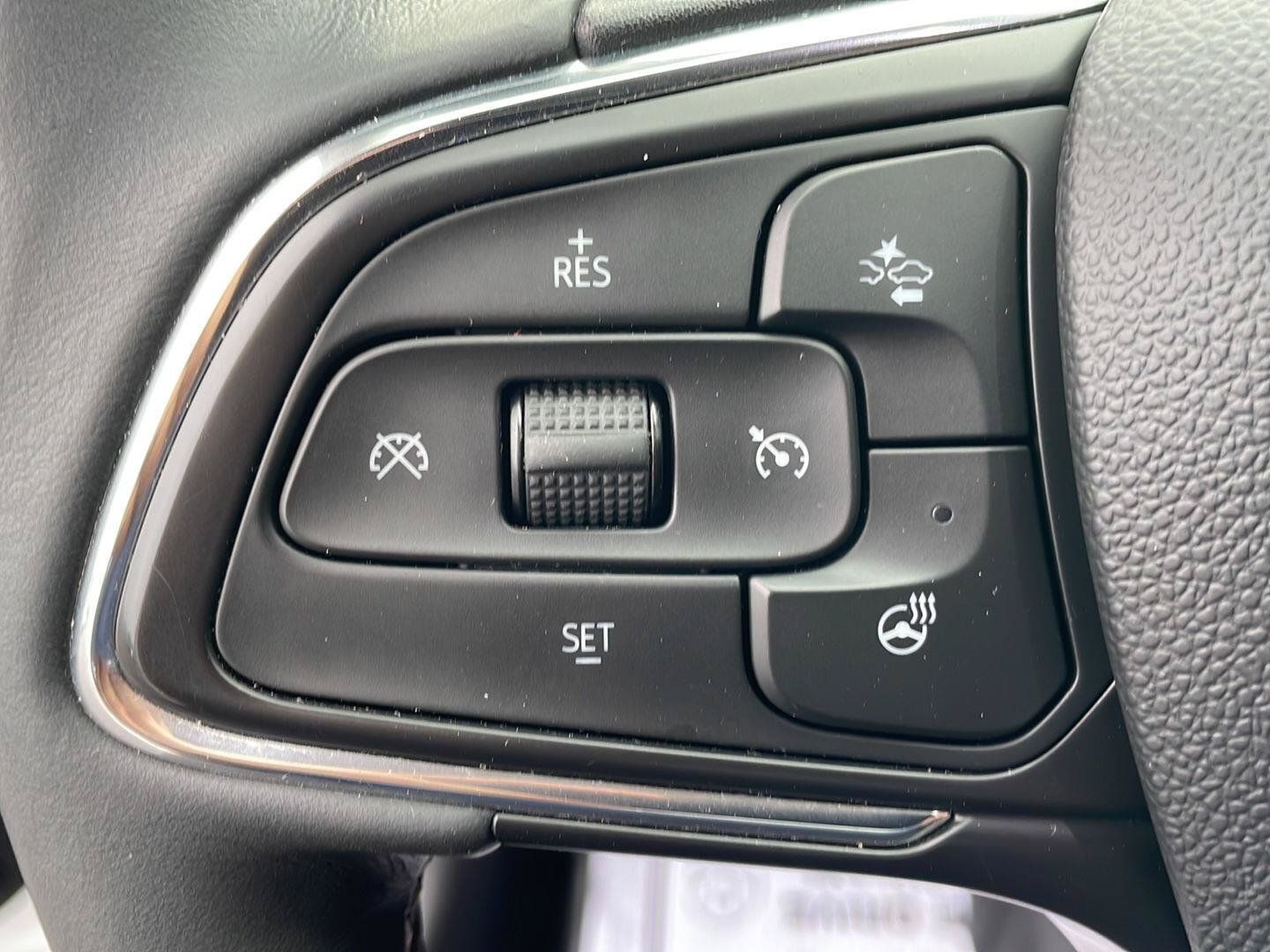 Used 2023 Buick Envision Essence FWD image 16