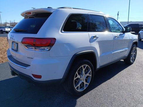 Certified 2022 Jeep Grand Cherokee Limited w/ Trailer Tow Group IV image 3