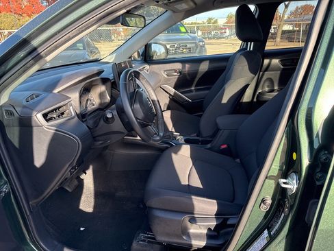 Used 2024 Toyota Corolla Cross LE image 10