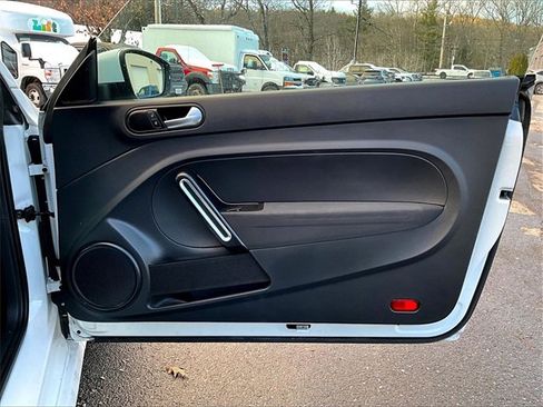 Used 2019 Volkswagen Beetle 2.0T S image 19