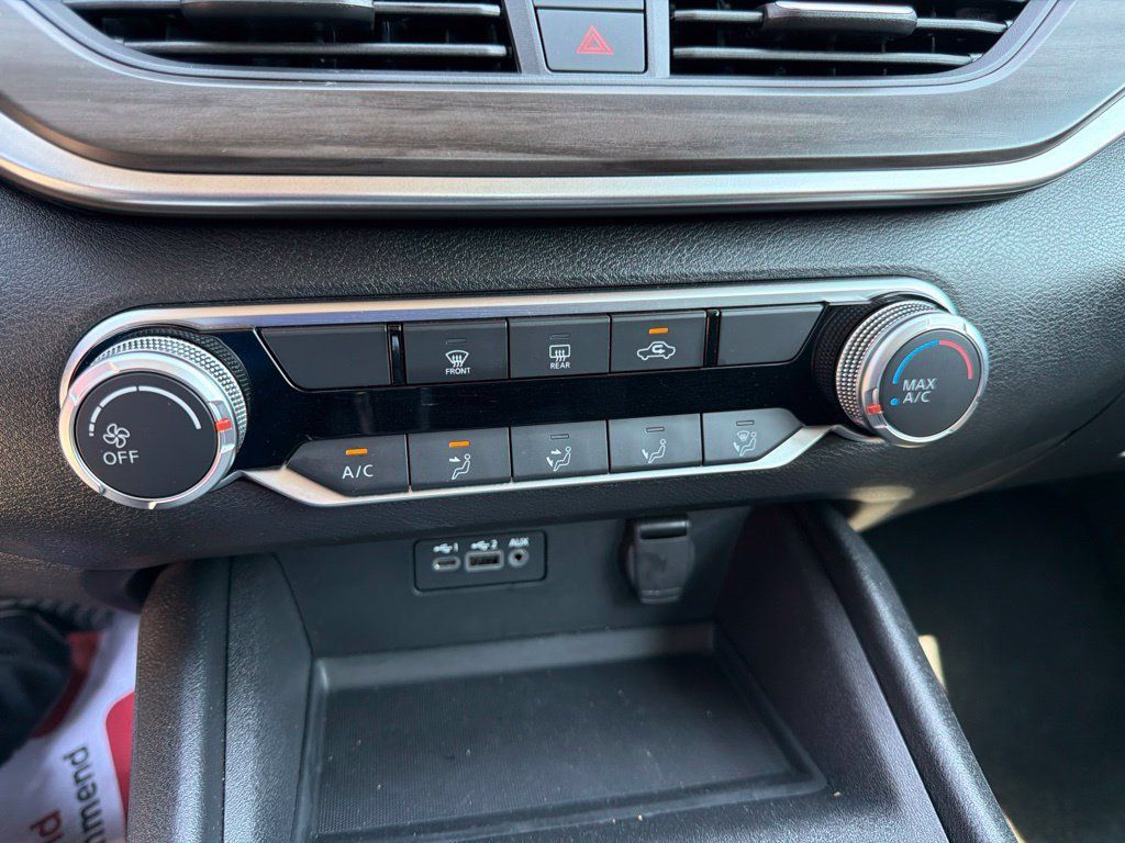 Used 2025 Nissan Altima 2.5 SV FWD image 26