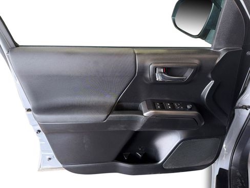 Used 2021 Toyota Tacoma TRD Pro AWD/4WD image 9