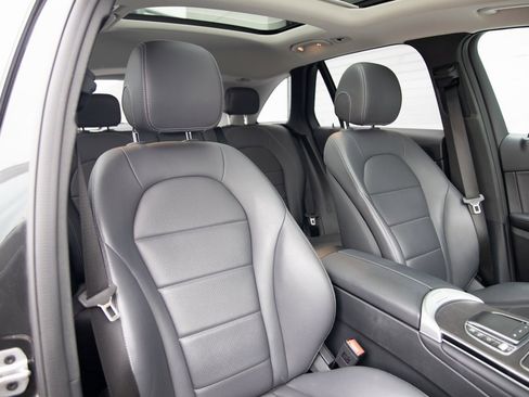 Used 2022 Mercedes-Benz GLC 300 image 11