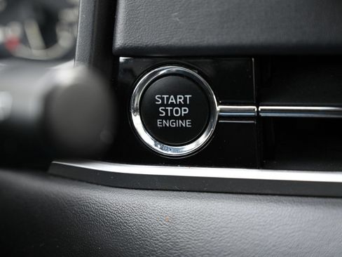 Used 2023 Mitsubishi Outlander SE image 29