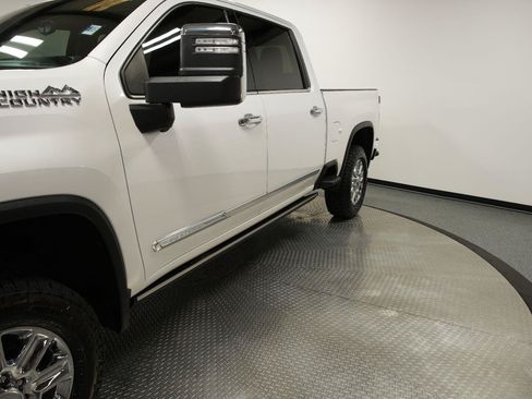 Certified 2024 Chevrolet Silverado 3500 High Country w/ High Country Premium Package AWD/4WD image 5