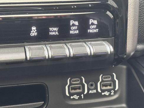 Used 2023 RAM 1500 Laramie AWD/4WD image 23