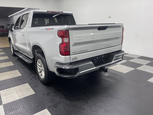 Used 2022 Chevrolet Silverado 1500 LT image 2