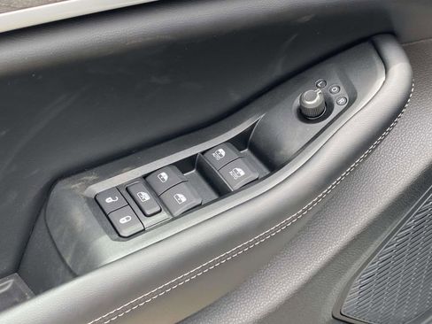 New 2026 Jeep Grand Cherokee L 2WD image 13
