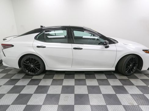 Used 2022 Toyota Camry XSE image 7