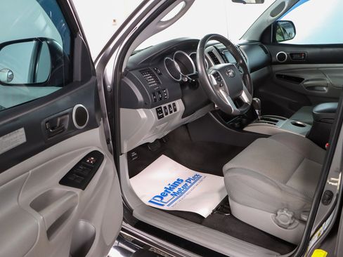 Used 2015 Toyota Tacoma 4x4 Double Cab image 3