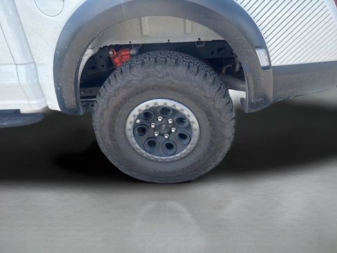 Used 2025 Ford F150 Raptor AWD/4WD image 39