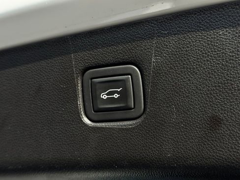 Used 2024 Chevrolet Blazer LT image 19