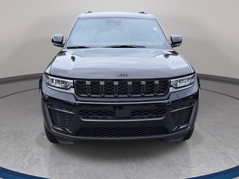 New 2026 Jeep Grand Cherokee L 4WD image 2