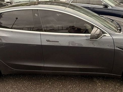 Used 2020 Tesla Model 3 Standard Range Plus RWD image 4