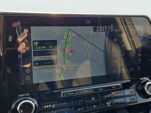 Used 2021 Toyota Highlander Platinum image 17