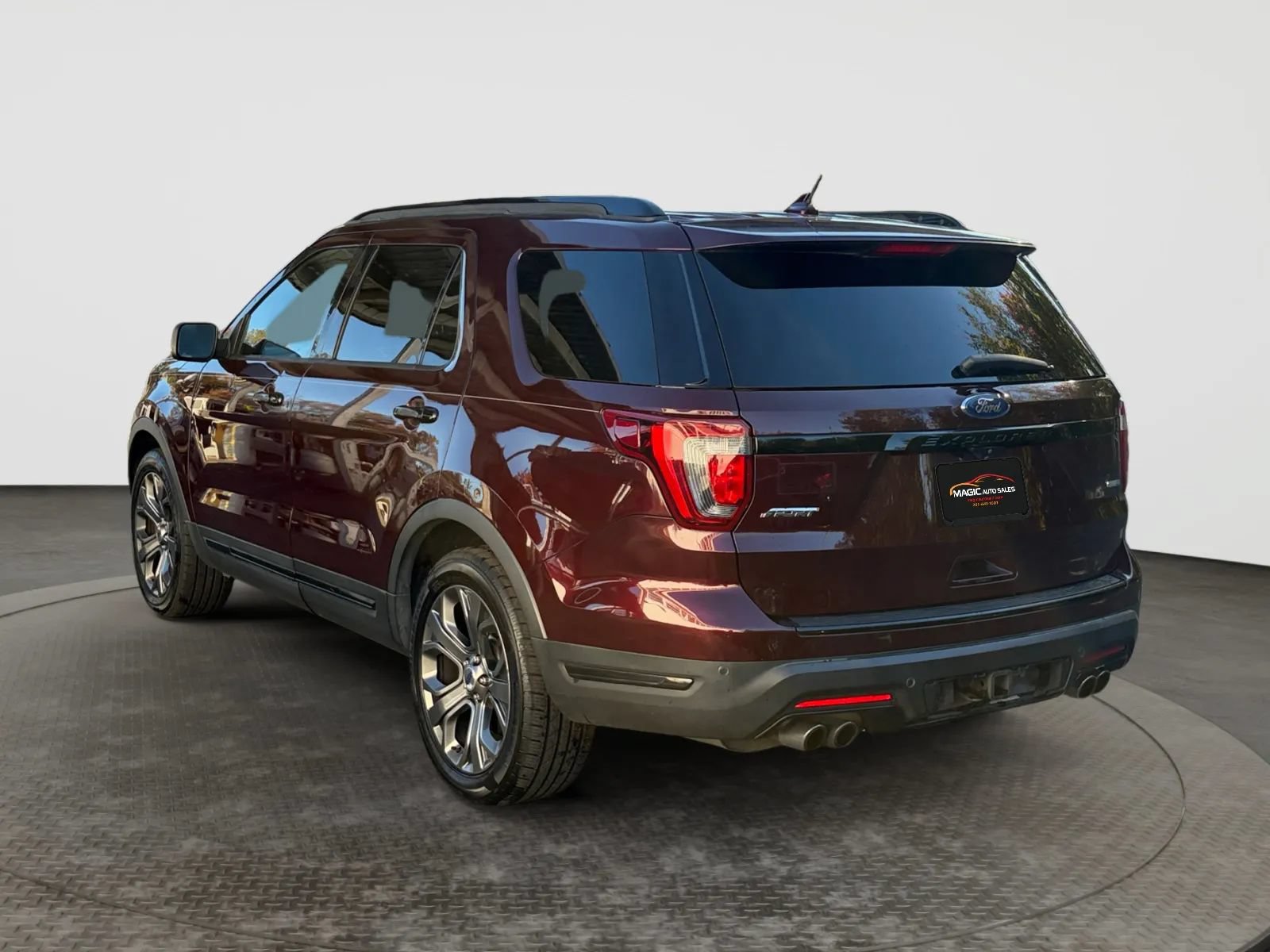 Used 2018 Ford Explorer Sport w/ Equipment Group 401A AWD/4WD image 8