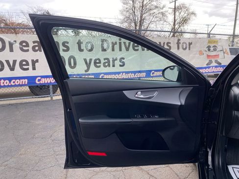 Used 2023 Kia Forte LX FWD image 11