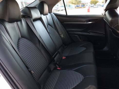 Used 2021 Toyota Camry SE image 31