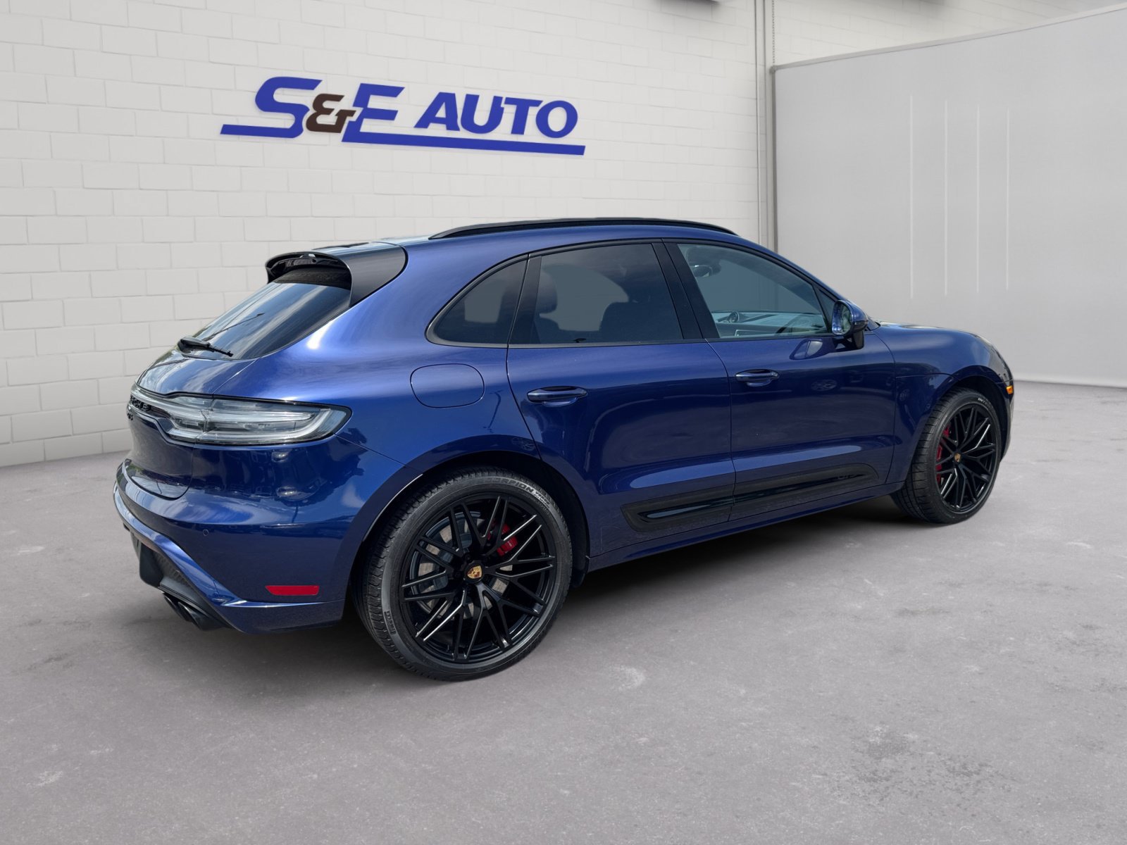 Used 2023 Porsche Macan GTS w/ Premium Package Plus AWD/4WD image 4