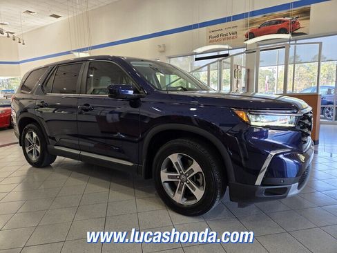 Used 2024 Honda Pilot EX-L image 3