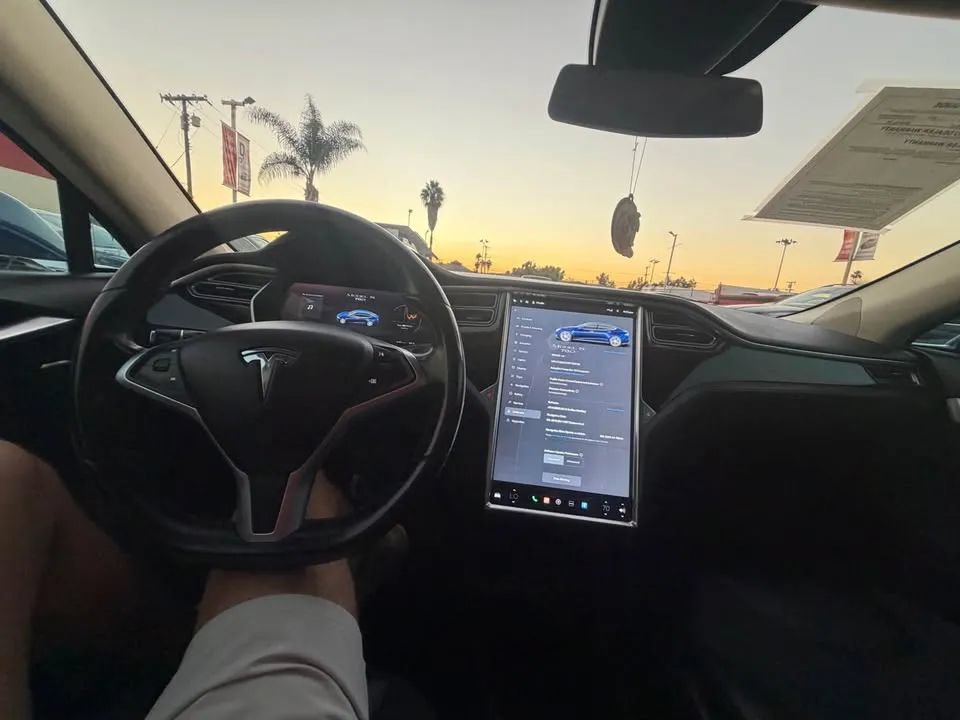 Used 2015 Tesla Model S 90D AWD/4WD image 5