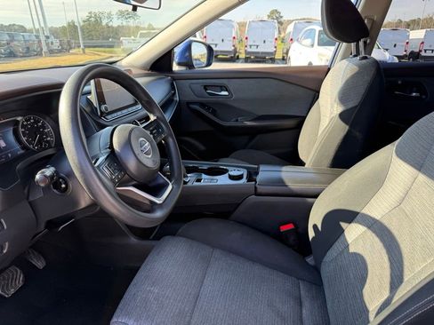 Used 2021 Nissan Rogue SV image 9