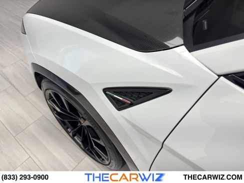 Used 2020 Lamborghini Urus image 13