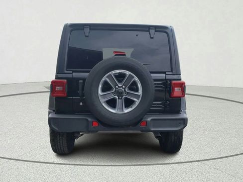 Used 2018 Jeep Wrangler Unlimited Sahara w/ Dual Top Group image 5