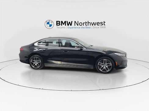 Used 2024 BMW i5 eDrive40i w/ M Sport Package image 5