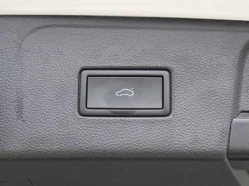 Certified 2022 Volkswagen Atlas SE image 30