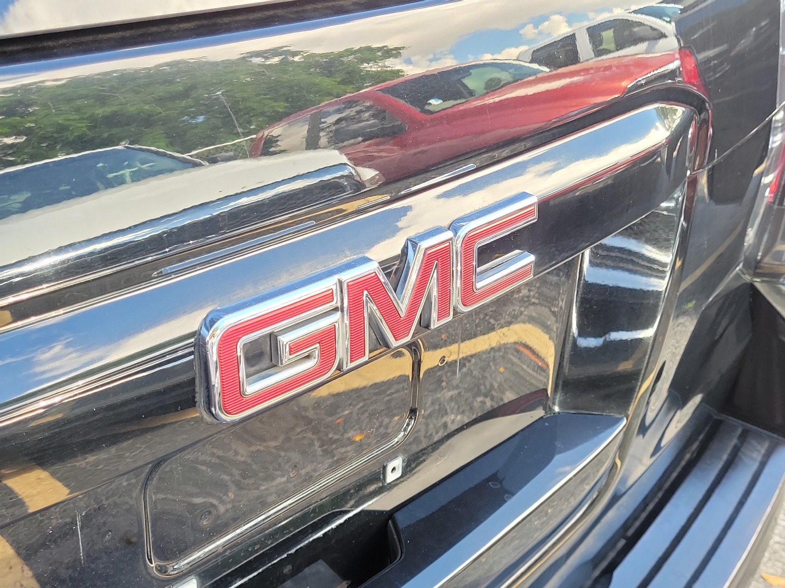 Used 2015 GMC Yukon SLT w/ Open Road Package RWD image 8