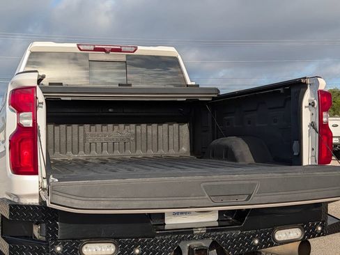 Used 2022 Chevrolet Silverado 2500 High Country w/ Safety Package II AWD/4WD image 9