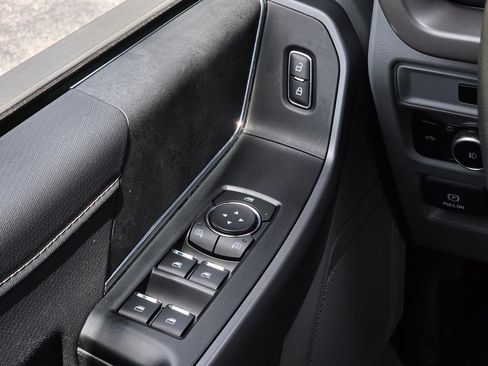 Used 2025 Ford F150 XLT AWD/4WD image 27