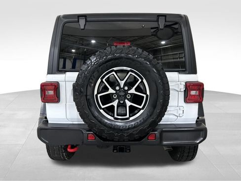 Used 2024 Jeep Wrangler Unlimited Rubicon image 4