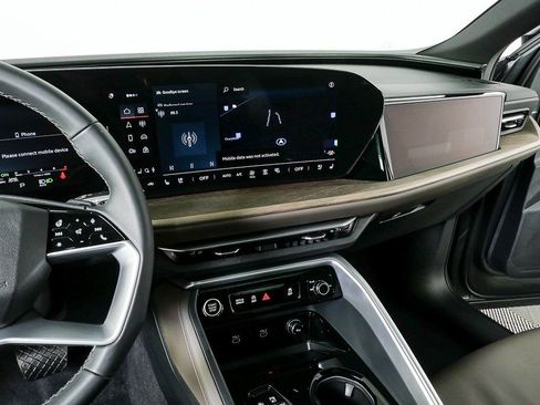 New 2025 Audi Q5 Prestige image 13