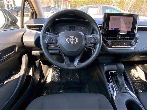 Used 2024 Toyota Corolla LE image 6