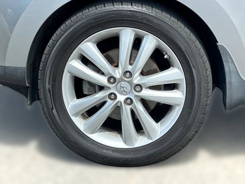 Used 2012 Hyundai Tucson Limited FWD image 11
