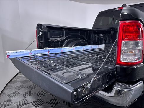 Used 2022 RAM 1500 Big Horn AWD/4WD image 9