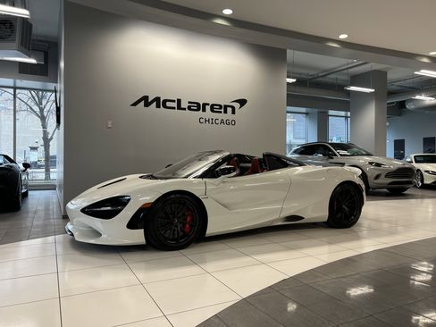 Used 2024 McLaren 750S Spider image 5