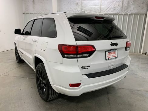 Used 2022 Jeep Grand Cherokee Laredo X image 24