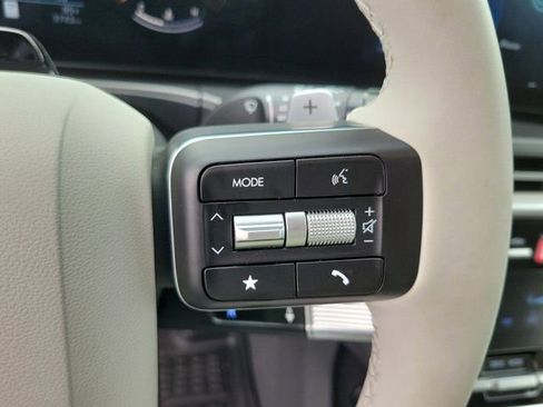 Used 2025 Hyundai Santa Fe SEL FWD image 22
