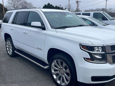 Used 2019 Chevrolet Tahoe LT image 2