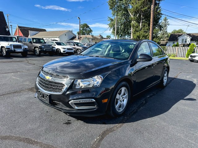 Used 2016 Chevrolet Cruze LT w/ Sun And Sound Package FWD image 3