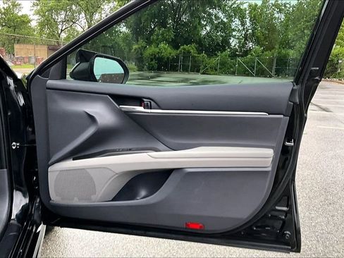 Used 2024 Toyota Camry SE FWD image 23