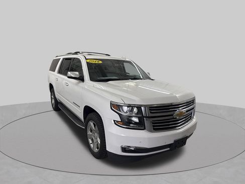 Used 2018 Chevrolet Suburban Premier AWD/4WD image 3