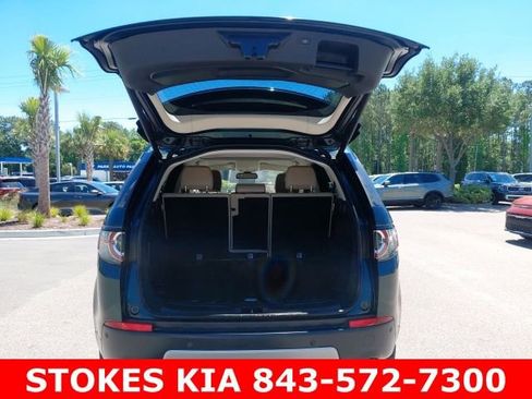 Used 2017 Land Rover Discovery Sport HSE AWD/4WD image 32