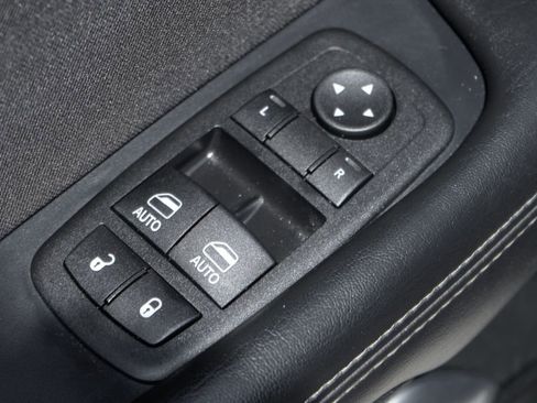 Used 2023 Dodge Challenger SXT RWD image 16